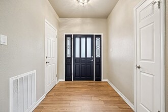 230 Old Oaks in Kerrville, TX - Building Photo - Building Photo