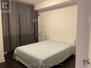 9471 Yonge St in Richmond Hill, ON - Building Photo - Building Photo