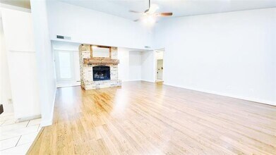 3905 Windflower Ln in Fort Worth, TX - Building Photo - Building Photo