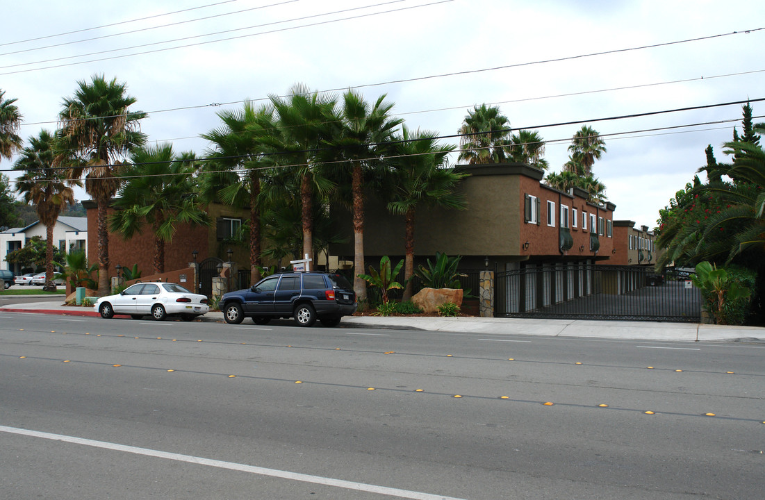 South Mollison Apartments in El Cajon, CA - Building Photo