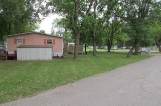 1204 Benson Rd in Montevideo, MN - Building Photo