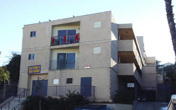 144 Union Pl in Los Angeles, CA - Building Photo - Building Photo