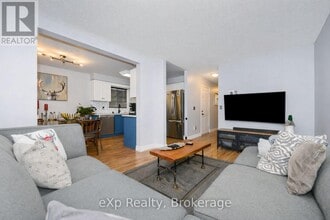 51 McCurdy Rd in Guelph, ON - Building Photo - Building Photo