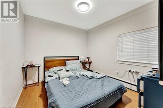 82 Albert St in St Catharines, ON - Building Photo - Building Photo