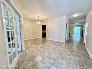 11824 Parker Lakes Drive in Jacksonville, FL - Building Photo - Building Photo