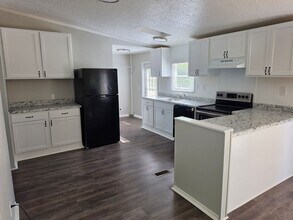 2200 Sugar Grove Valley Rd in Harriman, TN - Building Photo - Building Photo