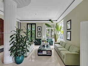 2421 Lake Pancoast Dr, Unit 8A in Miami Beach, FL - Building Photo - Building Photo