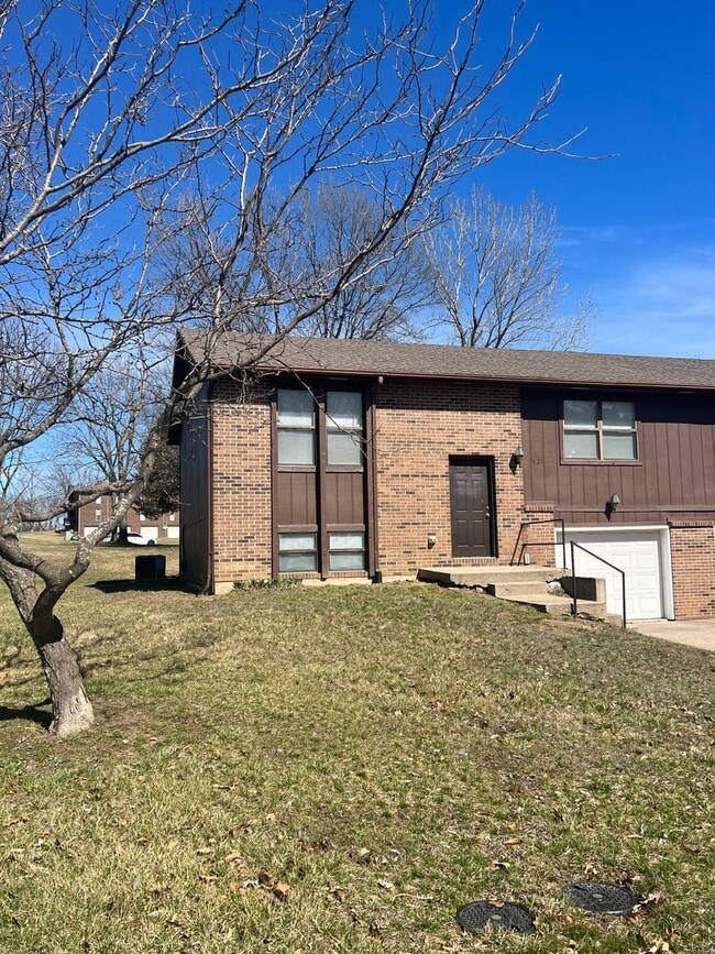 429-431-431 Maple Grove Way in Columbia, MO - Building Photo - Building Photo