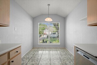8133 Tockington Way in Austin, TX - Foto de edificio - Building Photo