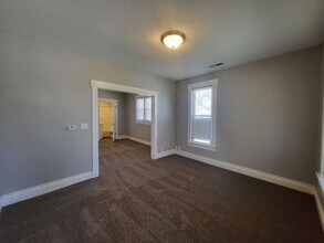 1364 Idaho St in Des Moines, IA - Building Photo - Building Photo