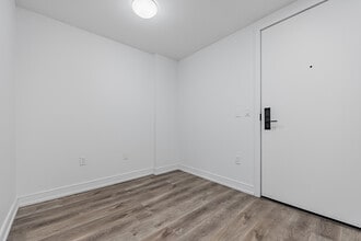 1 Jarvis St in Hamilton, ON - Building Photo - Building Photo