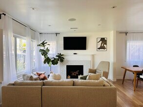 2460 Glenrose Ave in Altadena, CA - Building Photo - Building Photo