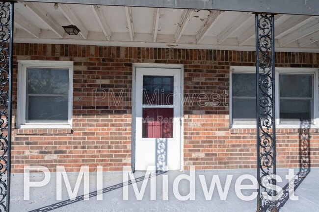 140 Maple Park Dr in Westfield, IN - Foto de edificio - Building Photo