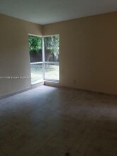 2500 NE 193rd St in Miami, FL - Building Photo - Building Photo