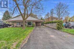 126 Nelson St E in New Tecumseth, ON - Building Photo