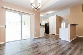 14017 Tudor St in Spring Hill, FL - Building Photo - Building Photo