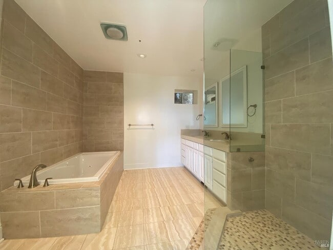 67 Via Los Altos in Tiburon, CA - Building Photo - Building Photo