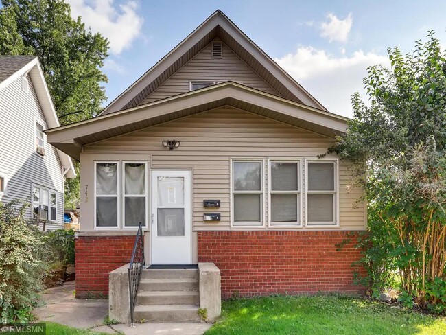 property at 742 Case Ave E