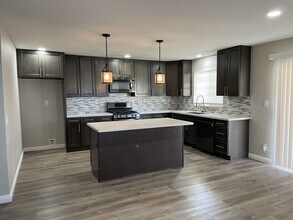 38661 Annette Ave in Palmdale, CA - Building Photo - Building Photo