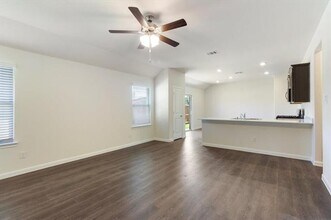 3901 Oak Crk Cir in Denison, TX - Building Photo - Building Photo