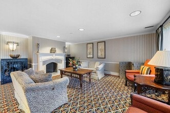 1004 Paradise Rd in Swampscott, MA - Building Photo - Building Photo