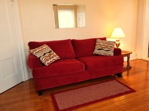 1020 S 7th St, Unit fully furnished efficienc in Springfield, IL - Foto de edificio - Building Photo