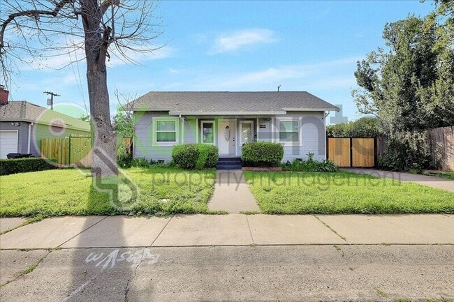 4404 Lantana Ave in Sacramento, CA - Building Photo - Building Photo