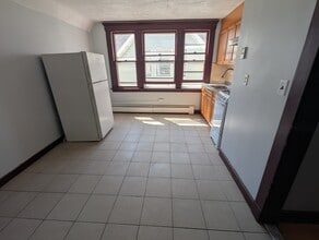 42 Carmel St, Unit 3 in New Haven, CT - Building Photo - Building Photo