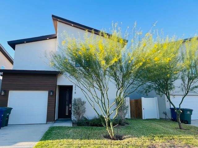 property at 214 Deer Path Lp