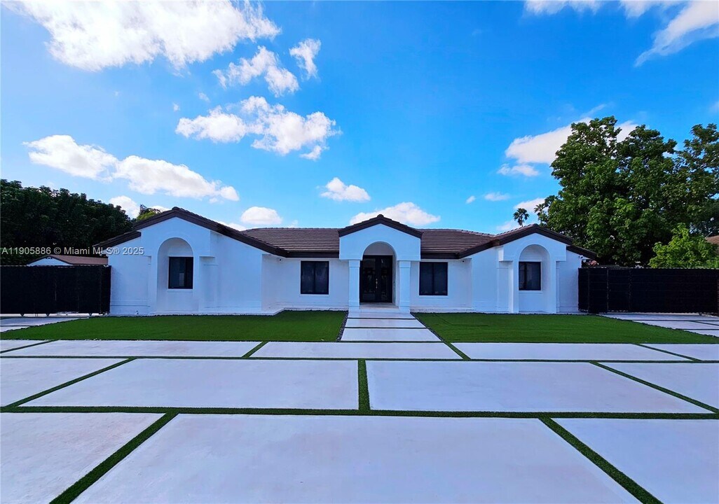 16138 SW 154th Ct in Miami, FL - Building Photo