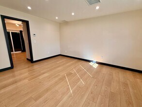 7309 Yarmouth Ave in Los Angeles, CA - Building Photo - Building Photo