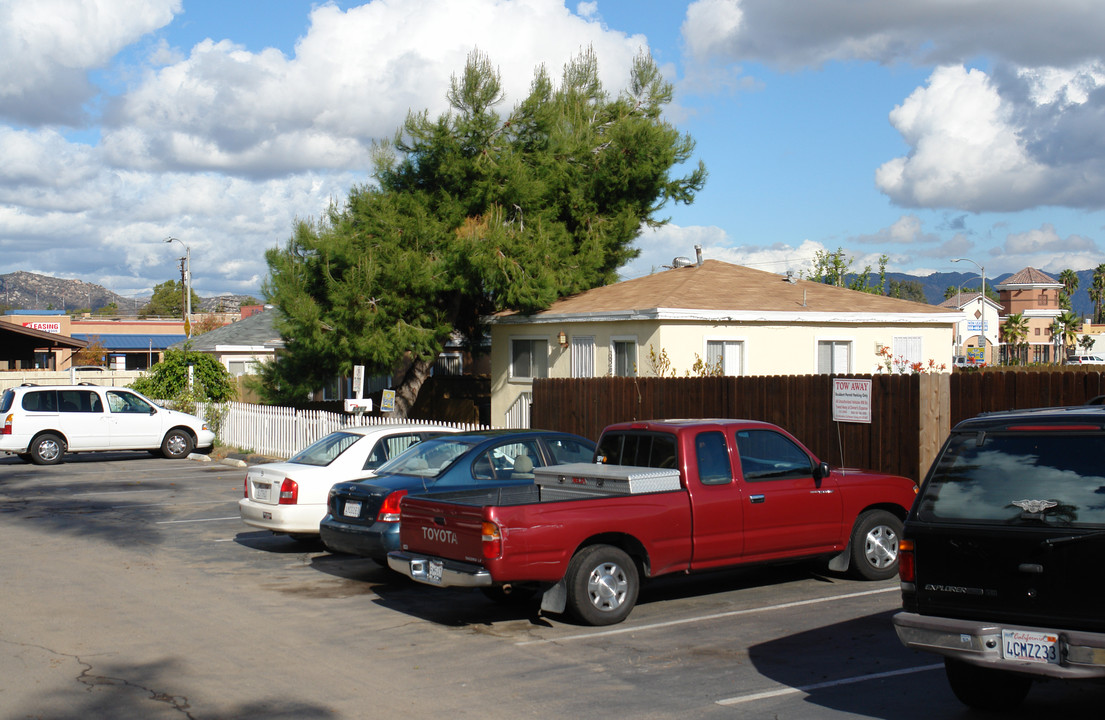 8867-8875 Donna Jean Ln in Santee, CA - Building Photo