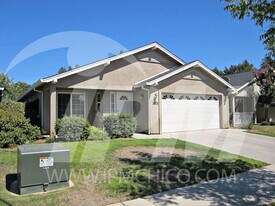 2608 Doral Way in Chico, CA - Building Photo