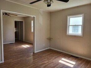 109 Chestnut St-Unit -Apt B in Elmira, NY - Building Photo - Building Photo