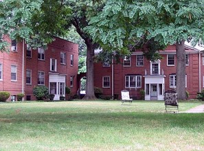 Riverside Manor in Cleveland, OH - Building Photo - Building Photo