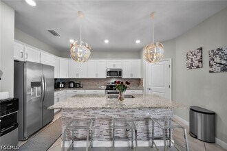 13846 Pine Lodge Ln in Ft. Myers, FL - Building Photo - Building Photo