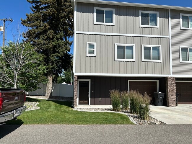 property at 3106 Boulder Ave