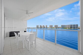 18100 N Bay Rd in Sunny Isles Beach, FL - Building Photo - Building Photo