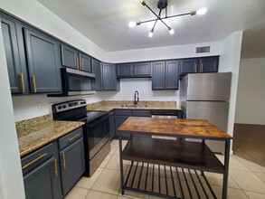 Mountain View Condos in Mesa, AZ - Building Photo - Building Photo