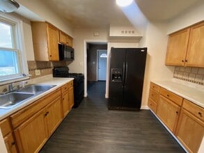 1368 Winton Ave in Akron, OH - Building Photo - Building Photo