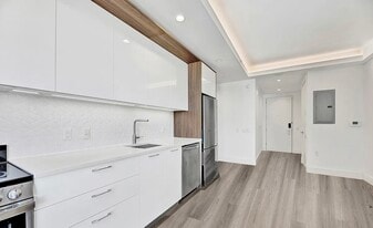 224 E 135th St in Bronx, NY - Building Photo