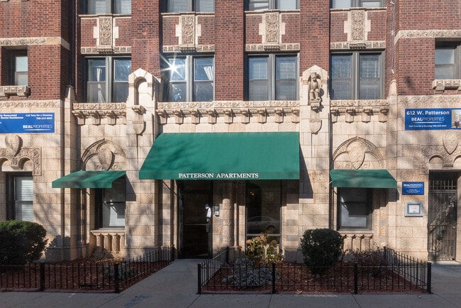 618 W Patterson Ave, Unit J06P in Chicago, IL - Foto de edificio - Building Photo