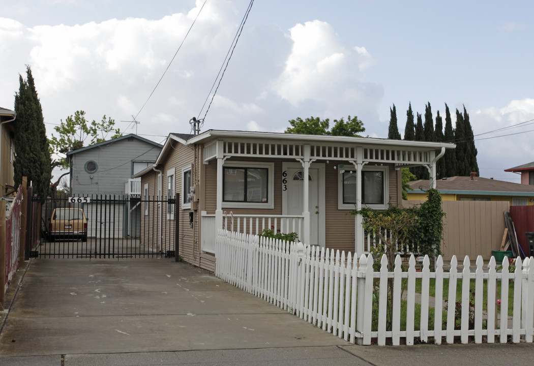 663 Dean St in Hayward, CA - Foto de edificio