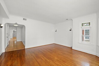 2737 W Lunt Ave in Chicago, IL - Building Photo - Building Photo