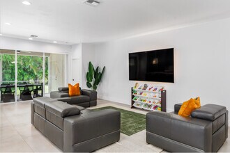 9841 Colonial Walk S in Estero, FL - Building Photo - Building Photo