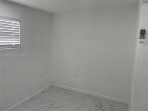 760 NE 168th St in North Miami Beach, FL - Building Photo - Building Photo