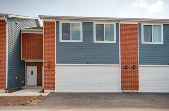 1053 Gillespie Ln in Yorkville, IL - Building Photo - Building Photo