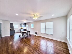1035 Louise St in Houston, TX - Building Photo
