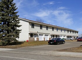 705-715 8th St NE in Buffalo, MN - Building Photo