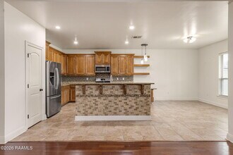 225 Woodhaven Rd in Youngsville, LA - Building Photo - Building Photo